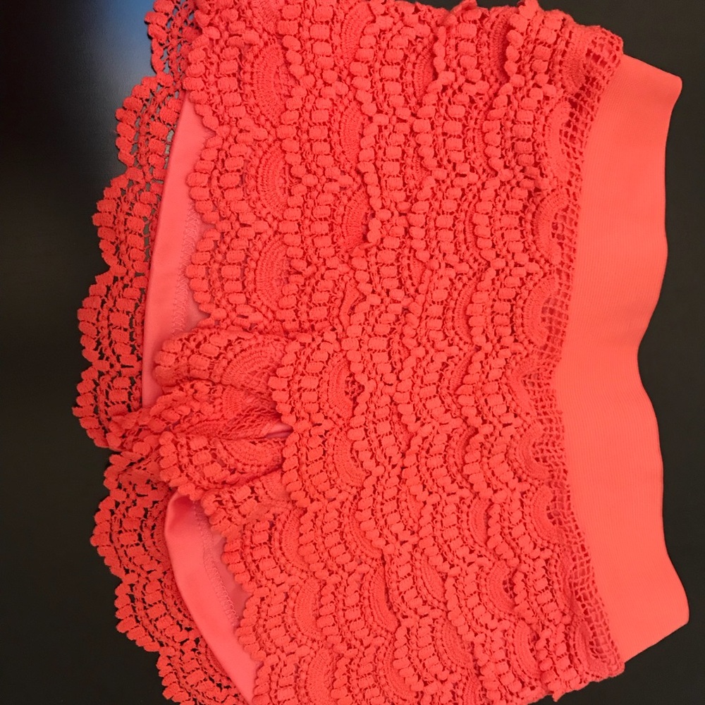 Crochet shorts in L